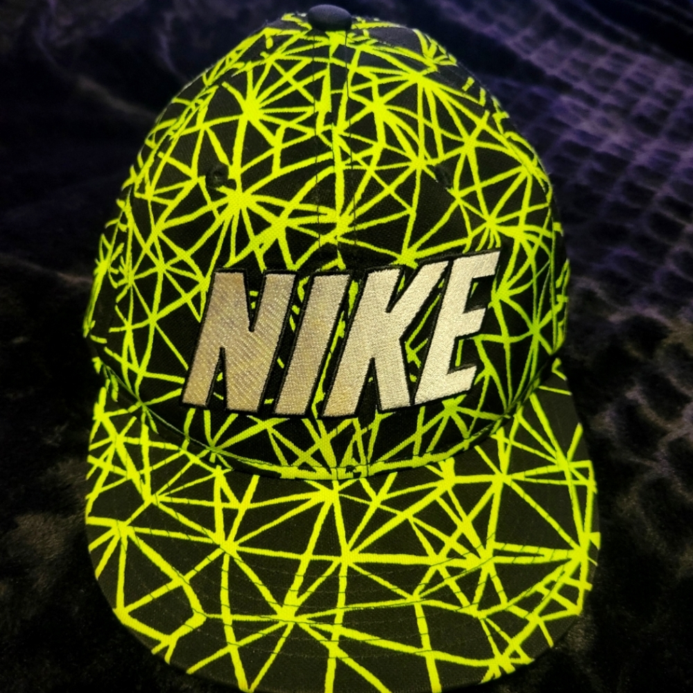 Nike snapback hat.